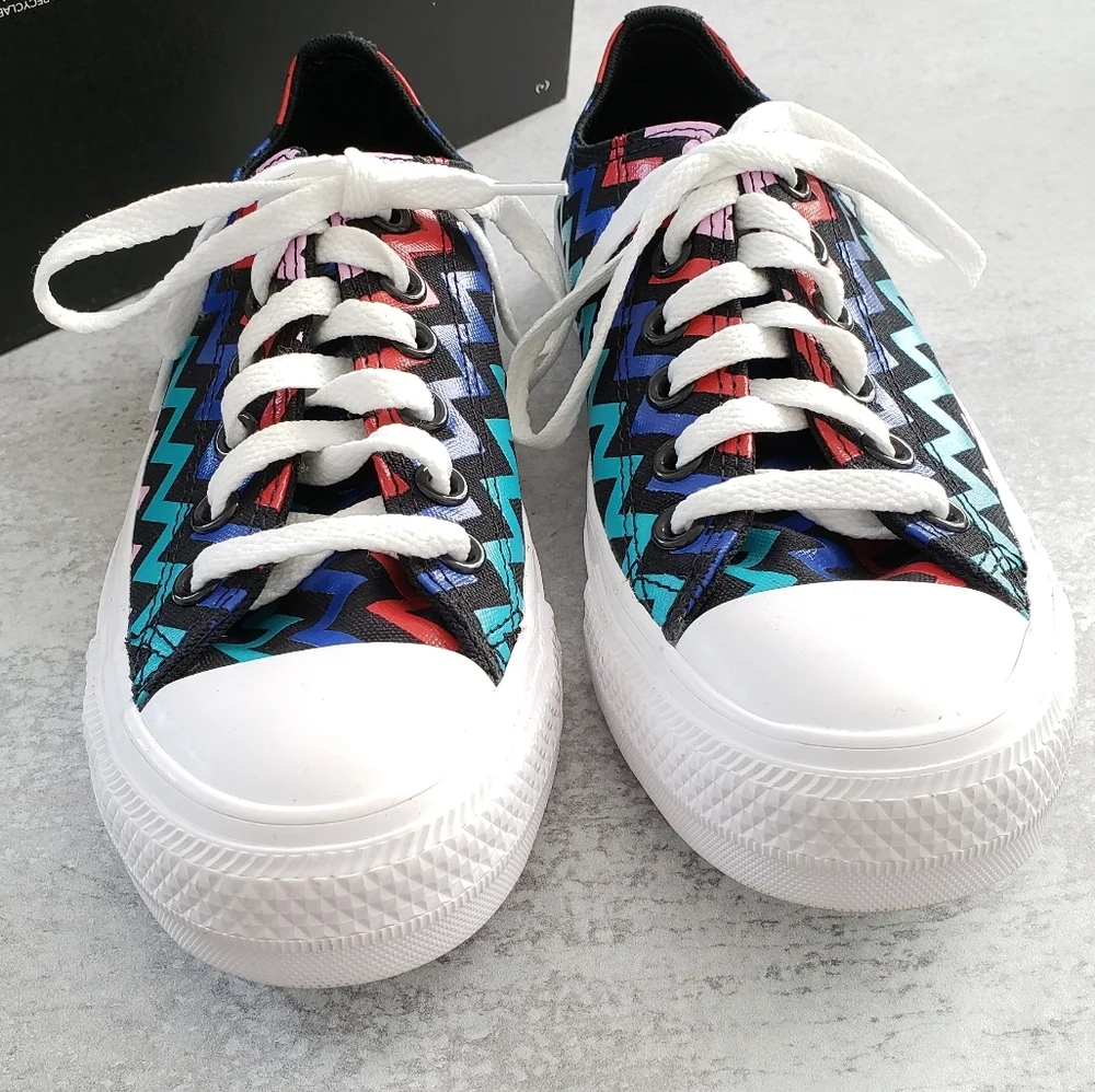 Converse CTAS VLTG Low Top Sneakers Chevron Heart Black Blue Pink SZ 6.5 - Picture 3 of 7